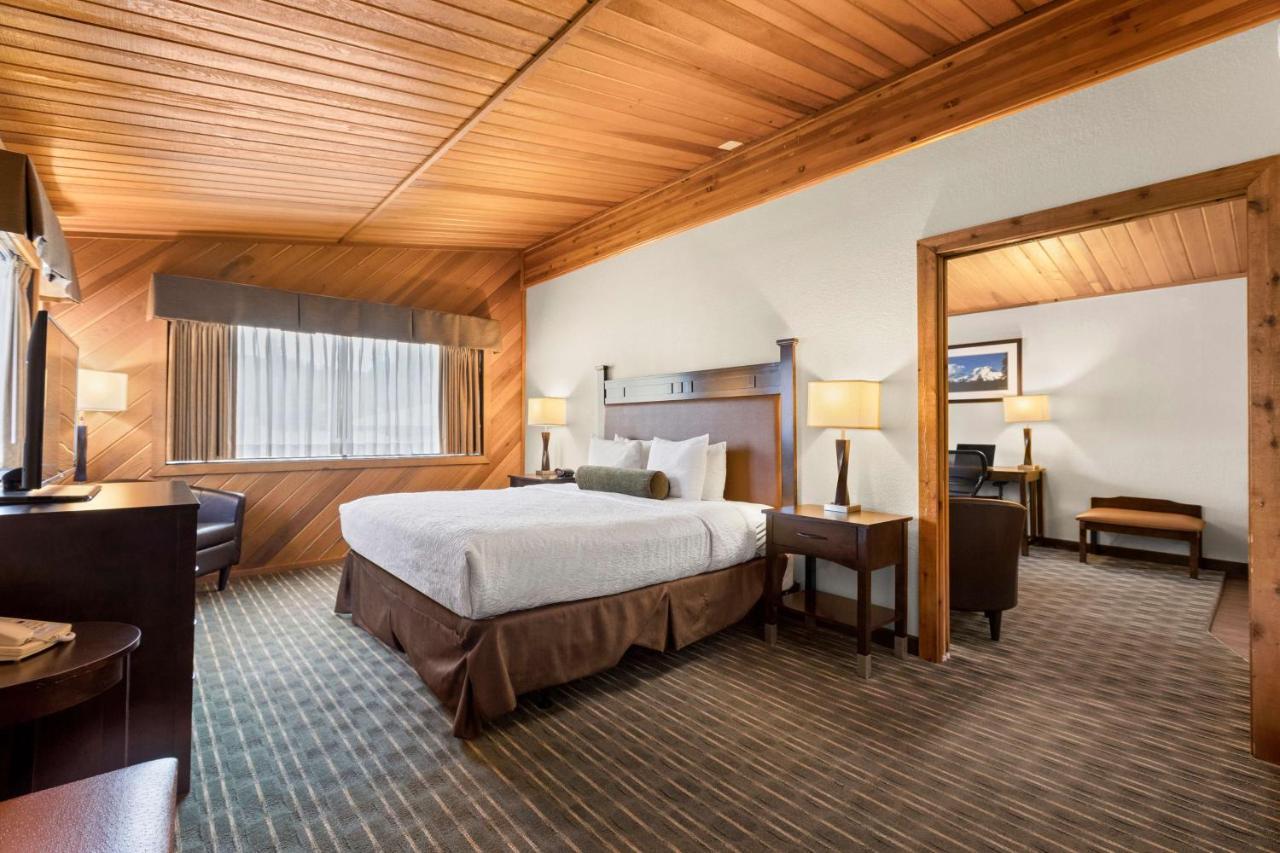 Best Western Plus Tree House Mount Shasta Exterior photo